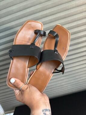 Franco Sarto Mayleigh Black Leather T Strap Sandals Women’s US 9 M
